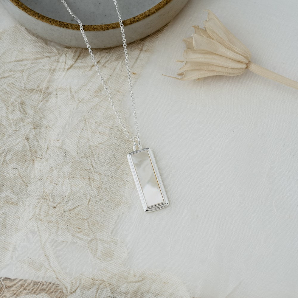 Serephina Necklace (Mother Of Pearl)