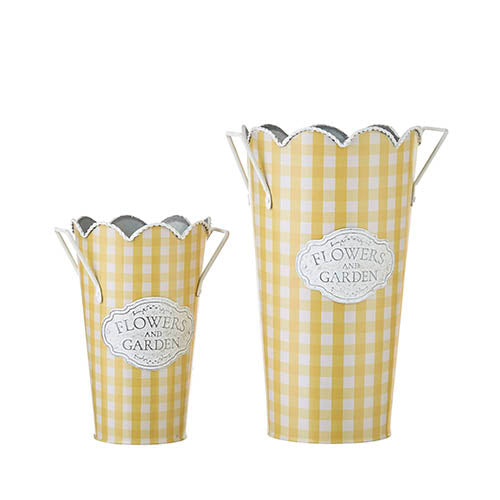 Gingham Scalloped Buckets