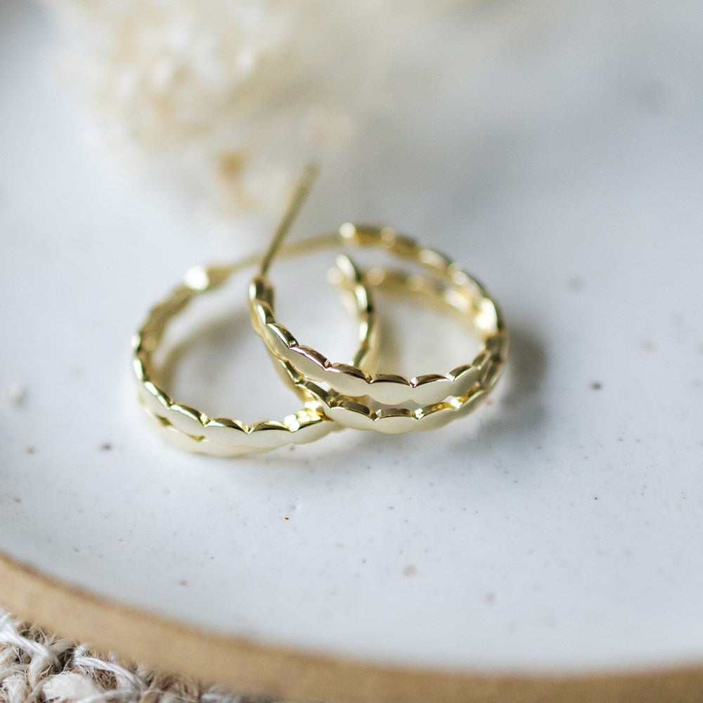 Bella Curio Hoops